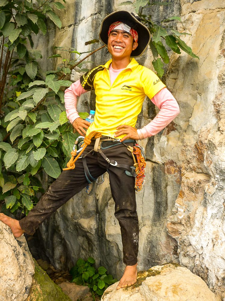 Smilende rappelle guide i Laos