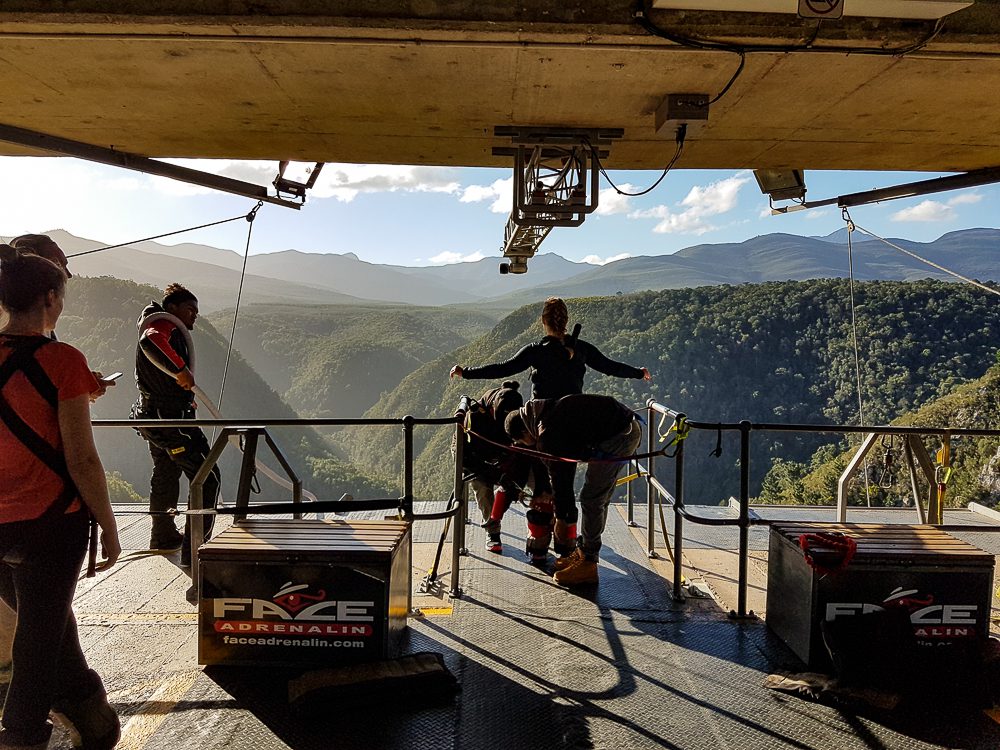 Bloukrans bridge bungee jump Sydafrika