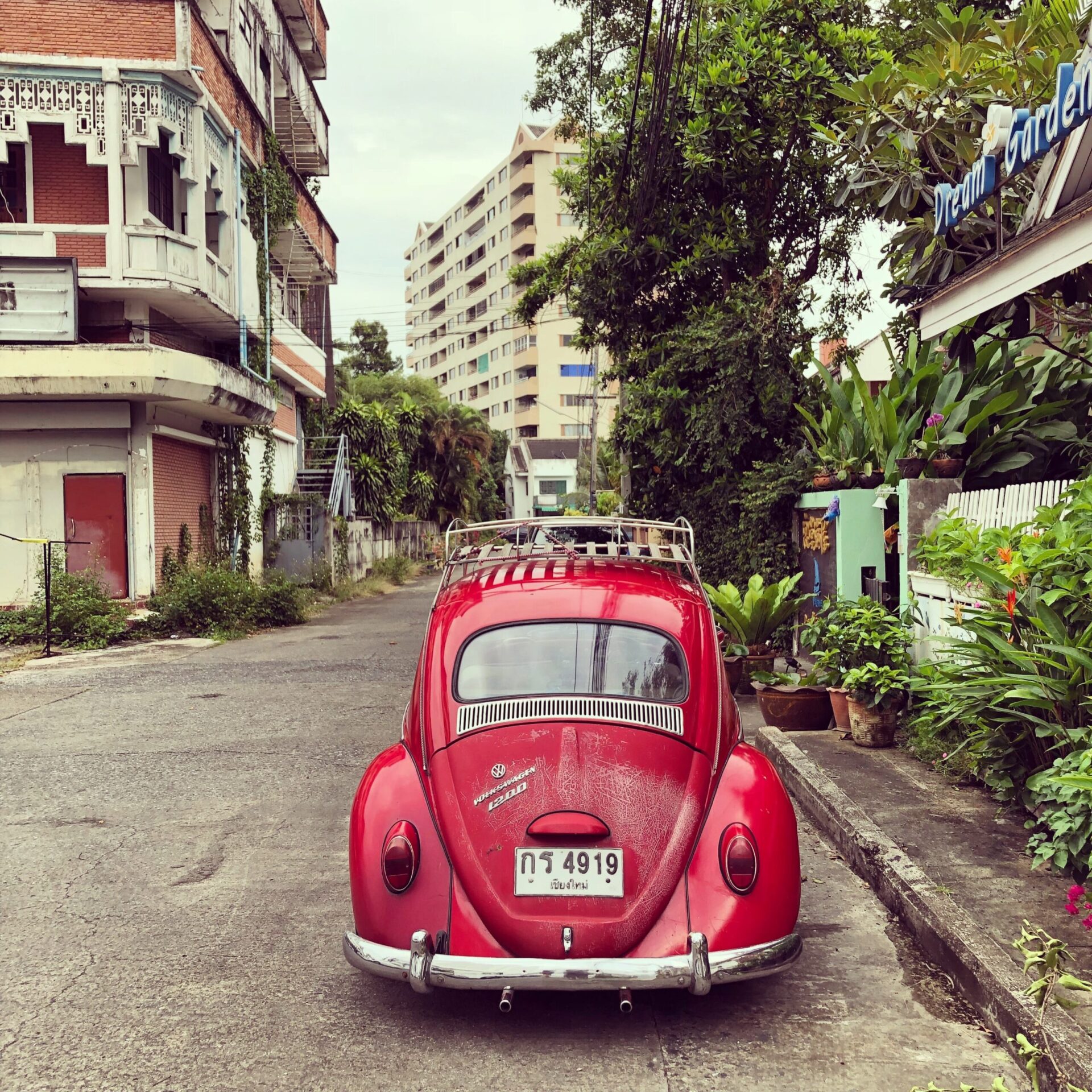 Rød VW i Chiang Mai, Thailand