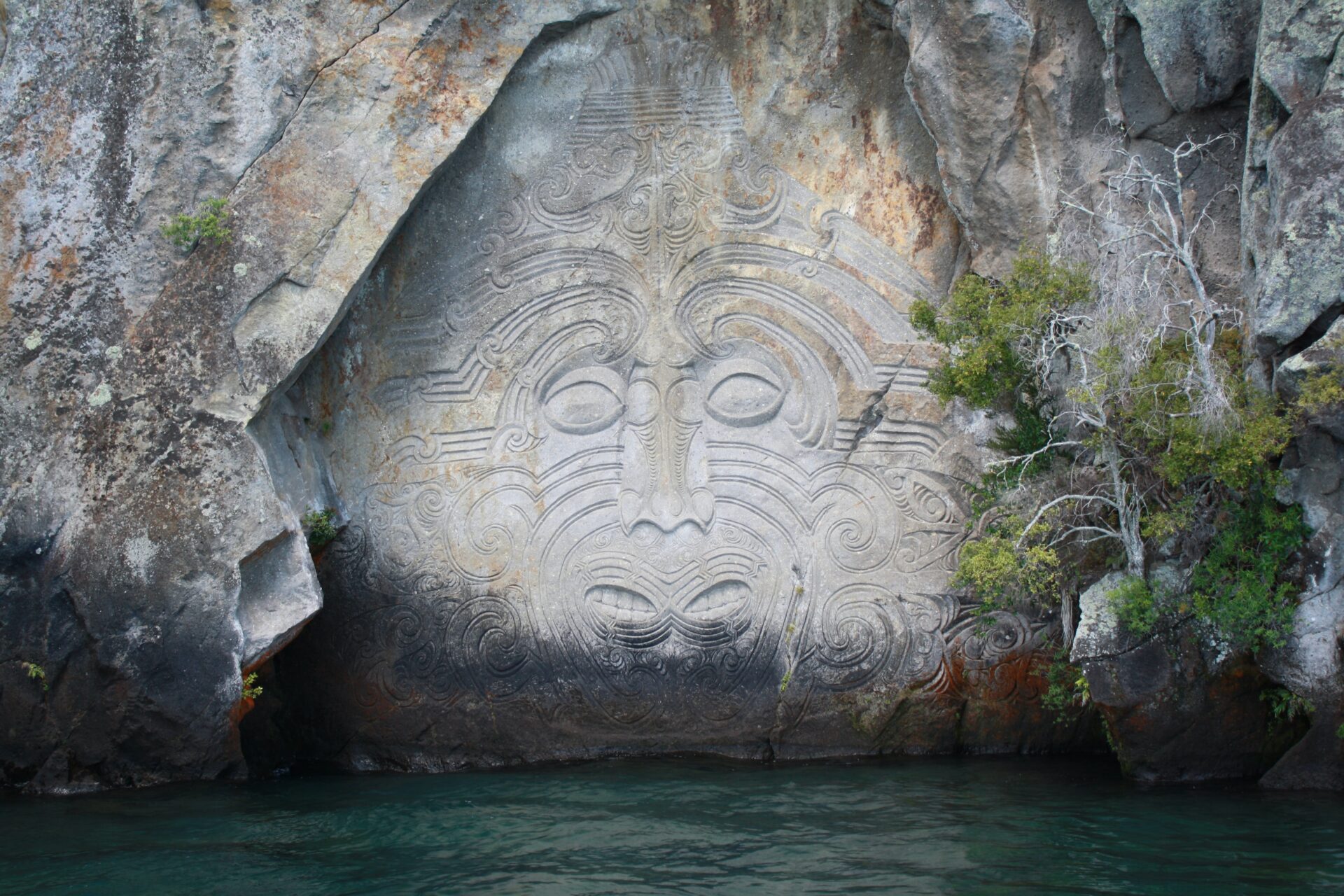 10 meter høje Maori klippe billeder